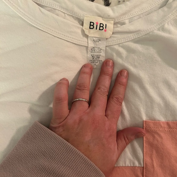 BiBi Colorblock Top - Picture 3 of 4